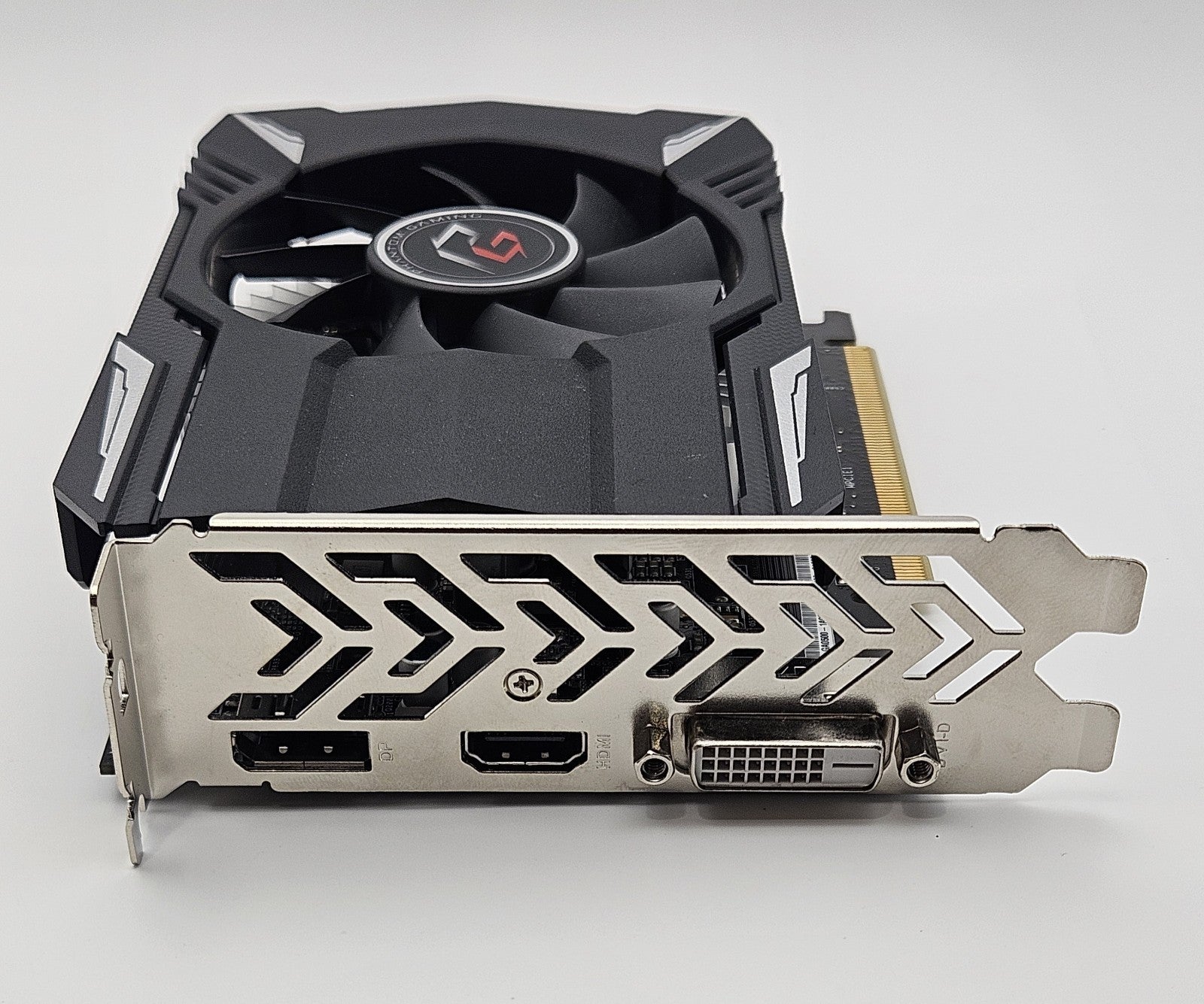 ASRock Phantom Gaming Radeon RX 550 2GB GDDR5 PCI-E 3.0 x16 Video Graphics Card1