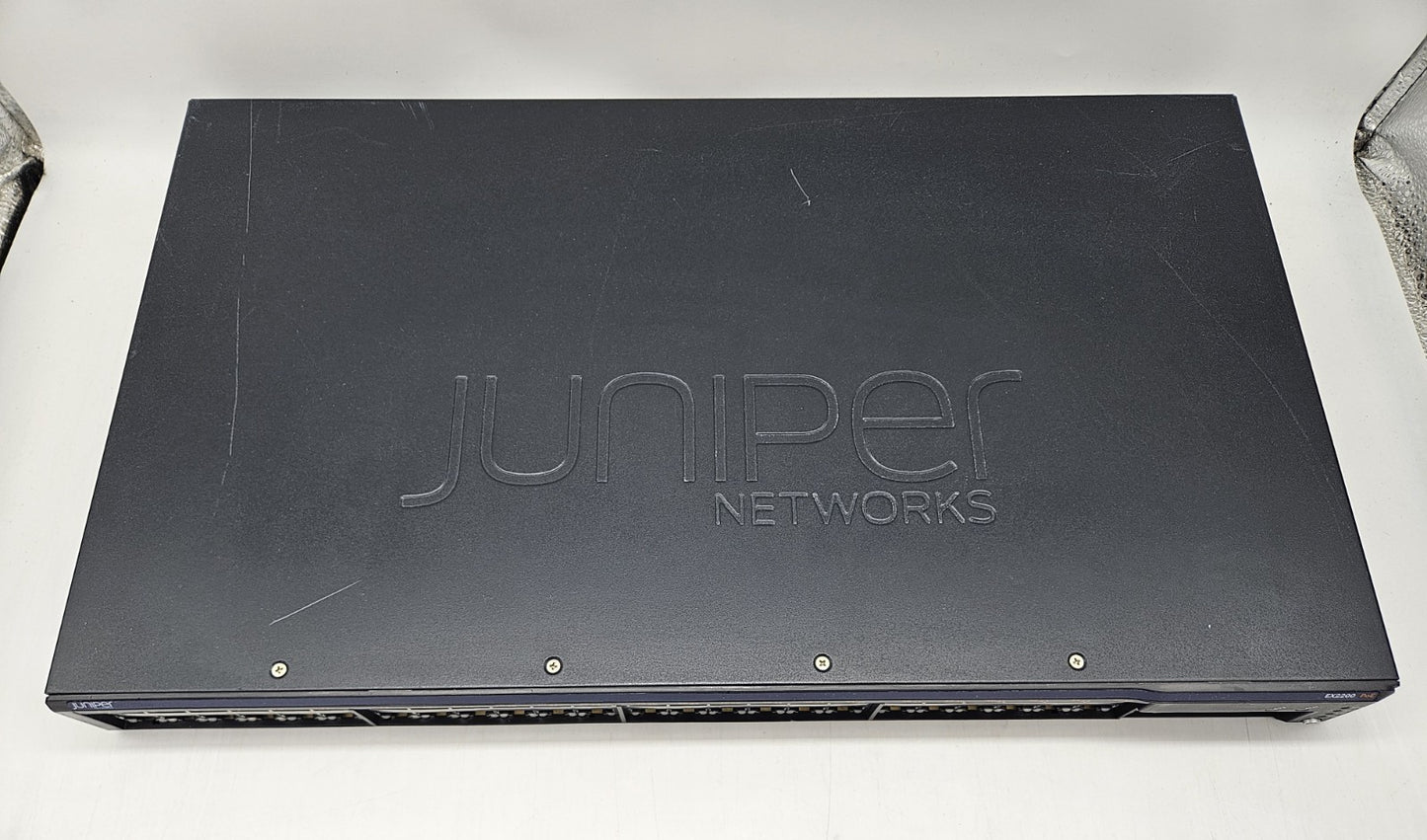 Juniper 48-Port GbE PoE+ & 4-Port SFP Network Switch EX2200-48P-4G2