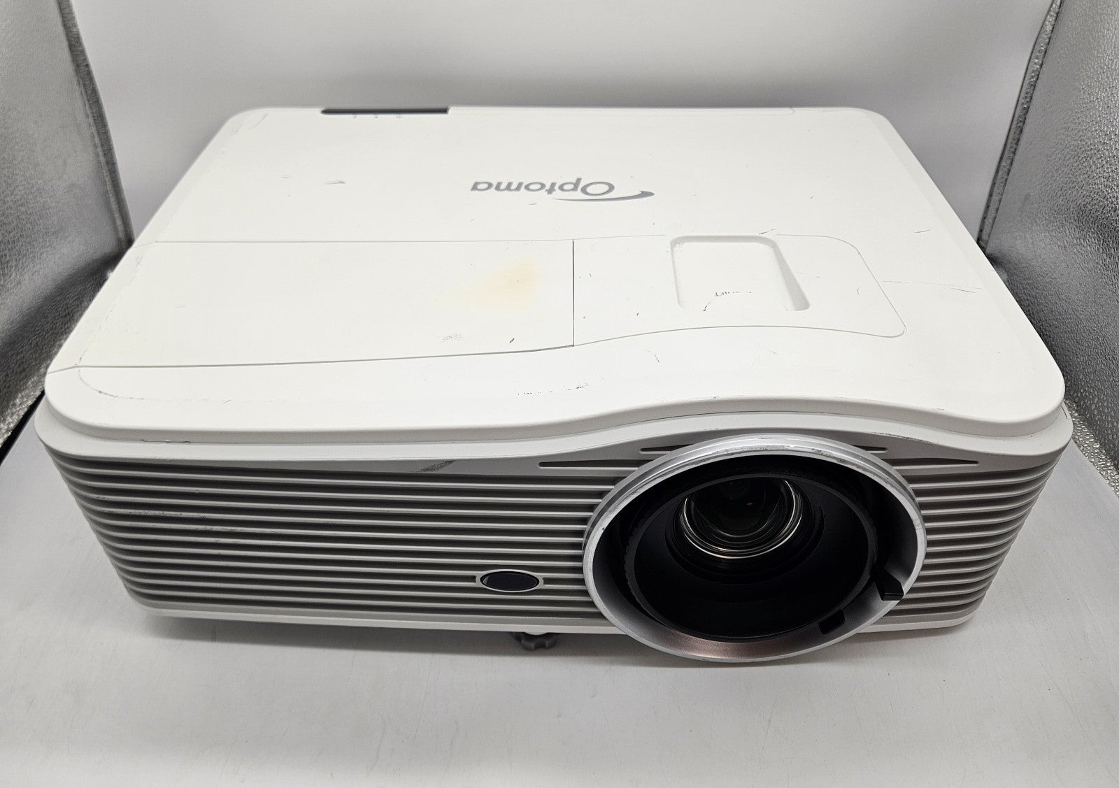 Optoma 5500 Lumems 1080p DLP Full 3D Projector 379 Hours (Clean Image) EH515T0